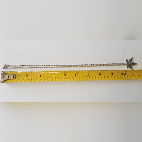 π¬π Autumn Leaf Necklace - Picture 4 of 4